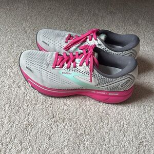 Brooks Ghost 14 Women's Running Shoes - Size 8.5.